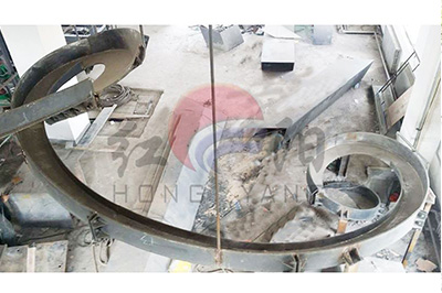 螺旋溜槽廠家淺談螺旋溜槽的優(yōu)點，大家一起來了解一下吧！